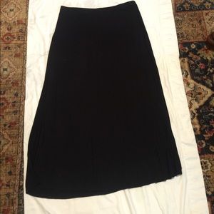EUC Long Maxi skirt in black 🖤